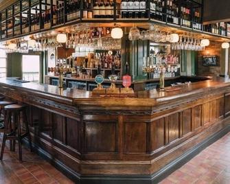Historic Wing in Tring: Cozy and Scenic - Tring - Bar