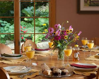 Swiss Woods B&B Inn - Lititz - Comedor