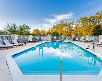 Holiday Inn & Suites Tallahassee Conference Ctr N By IHG - Tallahassee - Piscina