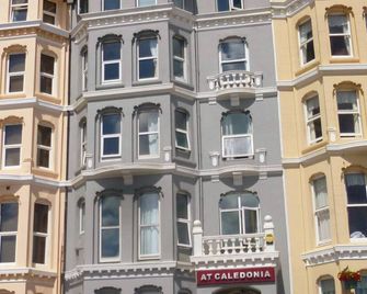 At Caledonia - Douglas - Edificio