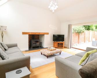 Oak Tree Lodge - Wroxham - Living room