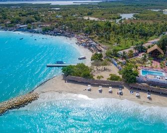 Hotel Dorado Plaza Punta Arena - Tierra Bomba - Strand