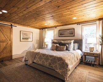 Glamp House Lake and Mountain Views Hot Tub - Hiawassee - Schlafzimmer