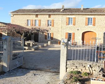 Luberon Park In A Stone Mas With Cabrieres Of Avignon Near Gordes - Cabrières-d'Avignon - Будівля