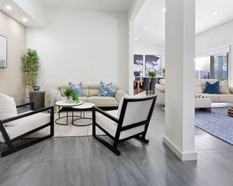 Salt Life - Luxury Blairgowrie Accommodation - Blairgowrie - Living room