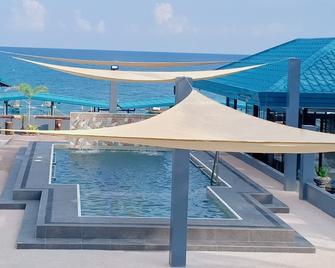 Cave Beach Resort - Dingalan - Pool