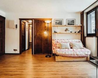 Beautiful T2 with balcony near track - Chamonix-Mont-Blanc - Sufragerie