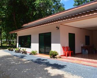 Baan Long Beach - Ko Lanta - Building