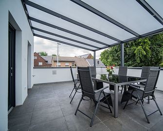 Blauer Stein - Echo Wh06 - Pulheim - Balkon