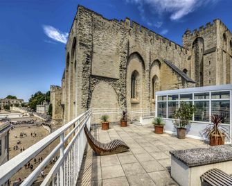 Hôtel Mercure Avignon Centre Palais des Papes - אביניון - מרפסת