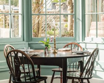 The Grosvenor Arms - Tisbury - מסעדה