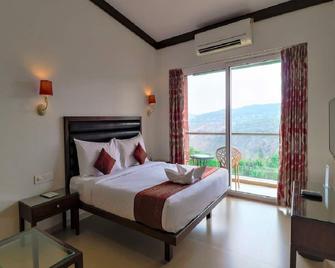 Bella Vista Resort - Mahabaleshwar - Bedroom