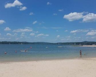 Lakefront W 6 per Spa, sauna,& 6 kayaks! - Hot Springs Village - Playa