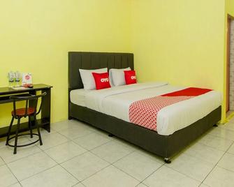 OYO 1701 Bagus Inn - Berastagi