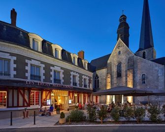Relais des Trois Châteaux - Cour-Cheverny - Building