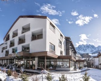 Sporthotel Tyrol Dolomites - San Candido - Edificio
