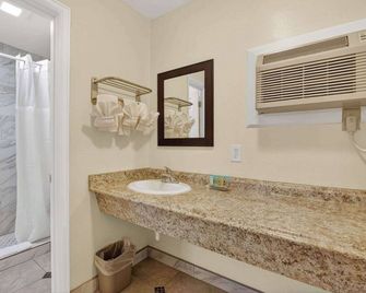 Eagle Motel Suite 108 - Manitou Springs