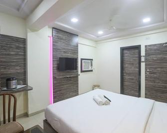 Hotel Mid town - Mumbai - Kamar Tidur