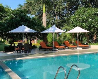 Gir Serai - Ihcl Seleqtions - Sasan Gir - Piscina