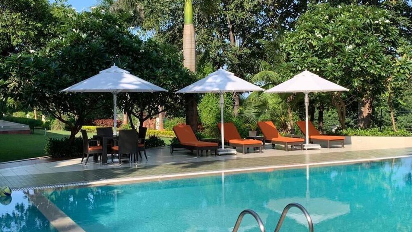 جيير سيراي - آي إتش سي إل سيليكشنز