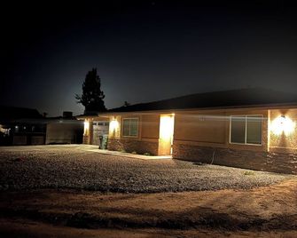 Comfy Home/Travel Nurse/Work/Long Stays/Vacation Stays. - Apple Valley - Edificio