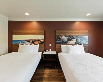 Hyland Inn Near Legoland - Carlsbad - Phòng ngủ