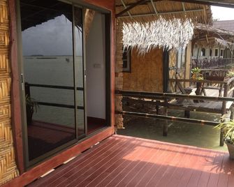 Khaochan Resort - Sathing Phra - Balkong