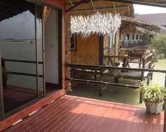 Khaochan Resort - Sathing Phra - Balcon
