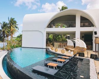 Hue Hotels and Resorts Siargao Managed by HII - General Luna - Zwembad