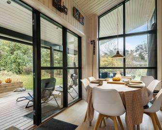 Stunning Home In Asnæs With Wifi - Asnaes - Comedor