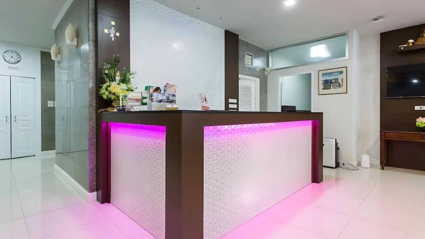 Collection O The Step Sathorn