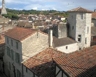 Chambre D'hotes La Tour De Brazalem - Nérac