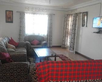 Sunshine Villa Holiday Home - Fort Portal - Sala de estar