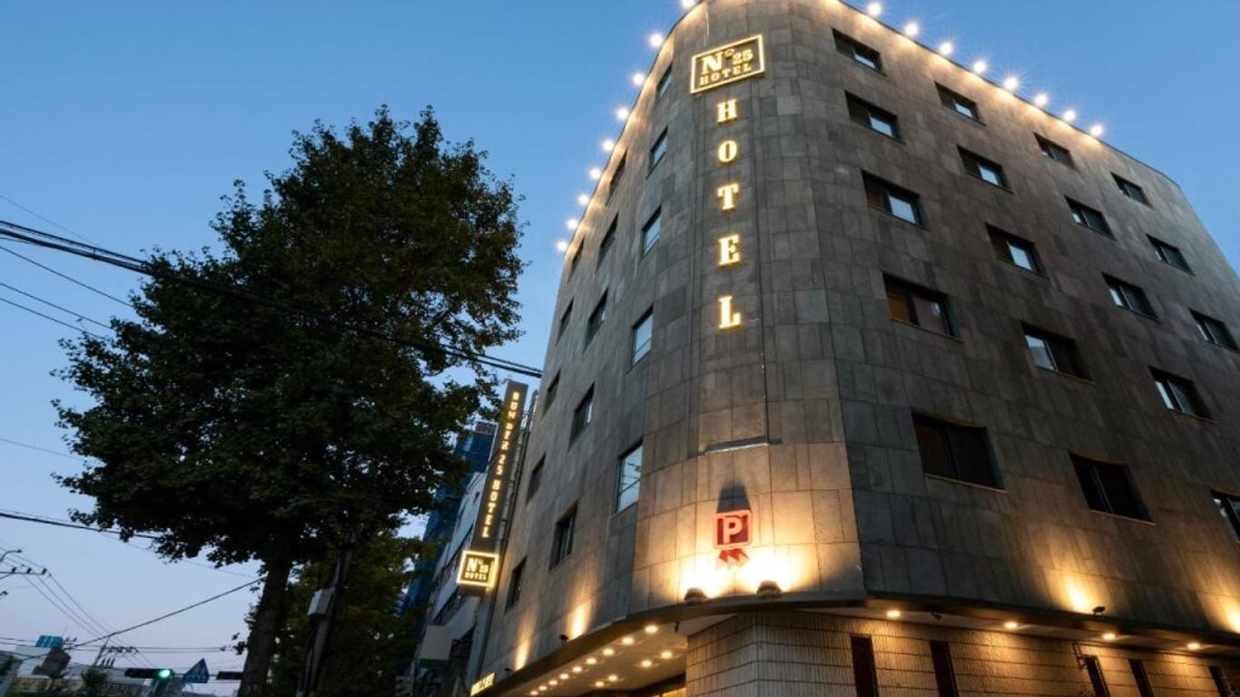 No.25 Signature Hotel Daechung