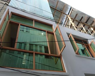 Panaash Guest House - Srinagar - Building