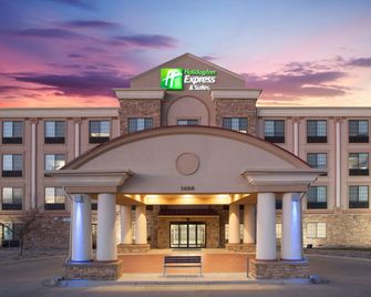 Holiday Inn Express & Suites Ft. Collins By IHG - Fort Collins - Gebäude
