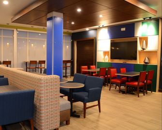 Holiday Inn Express & Suites Pittsburgh - Monroeville By IHG - Monroeville (Pensilvania) - Restaurante