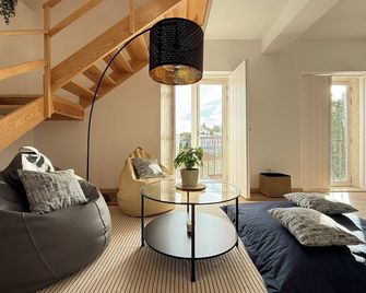 Villa Ribeirinho Stays - 4 bedrooms - Porto - Living room