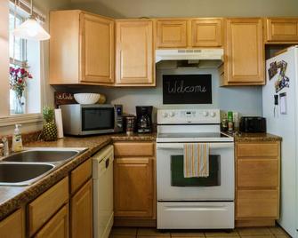 Townhouse Close To It All! Perfect For Your Trip! - Indianápolis - Cocina