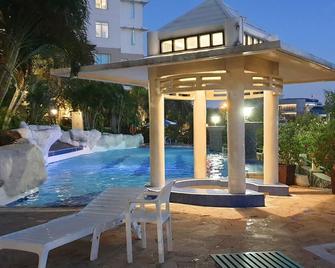 Luxury Sea View Serviced Apartment With Balconies - Jakarta - Pool