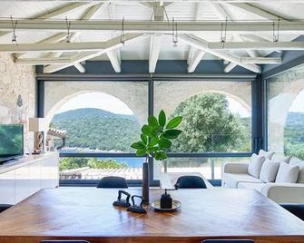 Luxury Residence | Infinity Pool & Sea View - Sivota - Essbereich