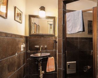 Burnt Toast Inn - Ann Arbor - Baño