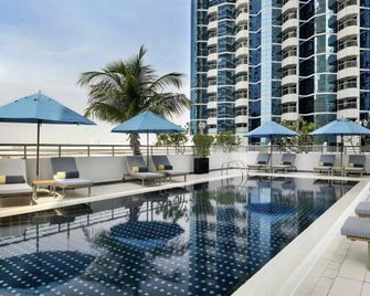 Mövenpick Hotel Jumeirah Lakes Towers - Dubai - Pool