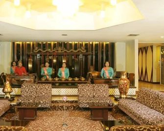 Elmi Hotel - Surabaya - Lobby