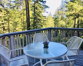 Redwoods. Ocean. Escape. - Jenner - Balcony