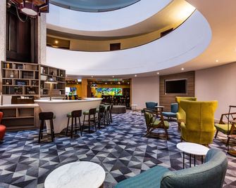 Cosmos 100 Hotel & Centro de Convenciones - Hoteles Cosmos - בוגוטה - טרקלין