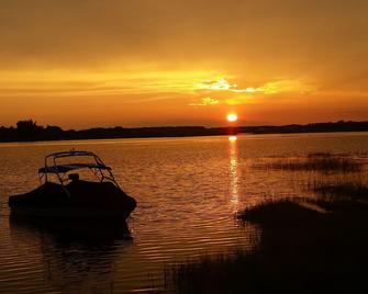 Peaceful Private Pet Friendly and near everything - Windermere - Outdoors view