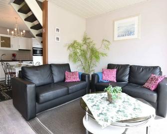Holiday Home in Bredene, Terrace, Fenced Garden - Bredene - Salon