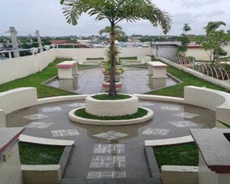 Ekonumi Rooms at Benrosi Plaza - Manila - Outdoor view