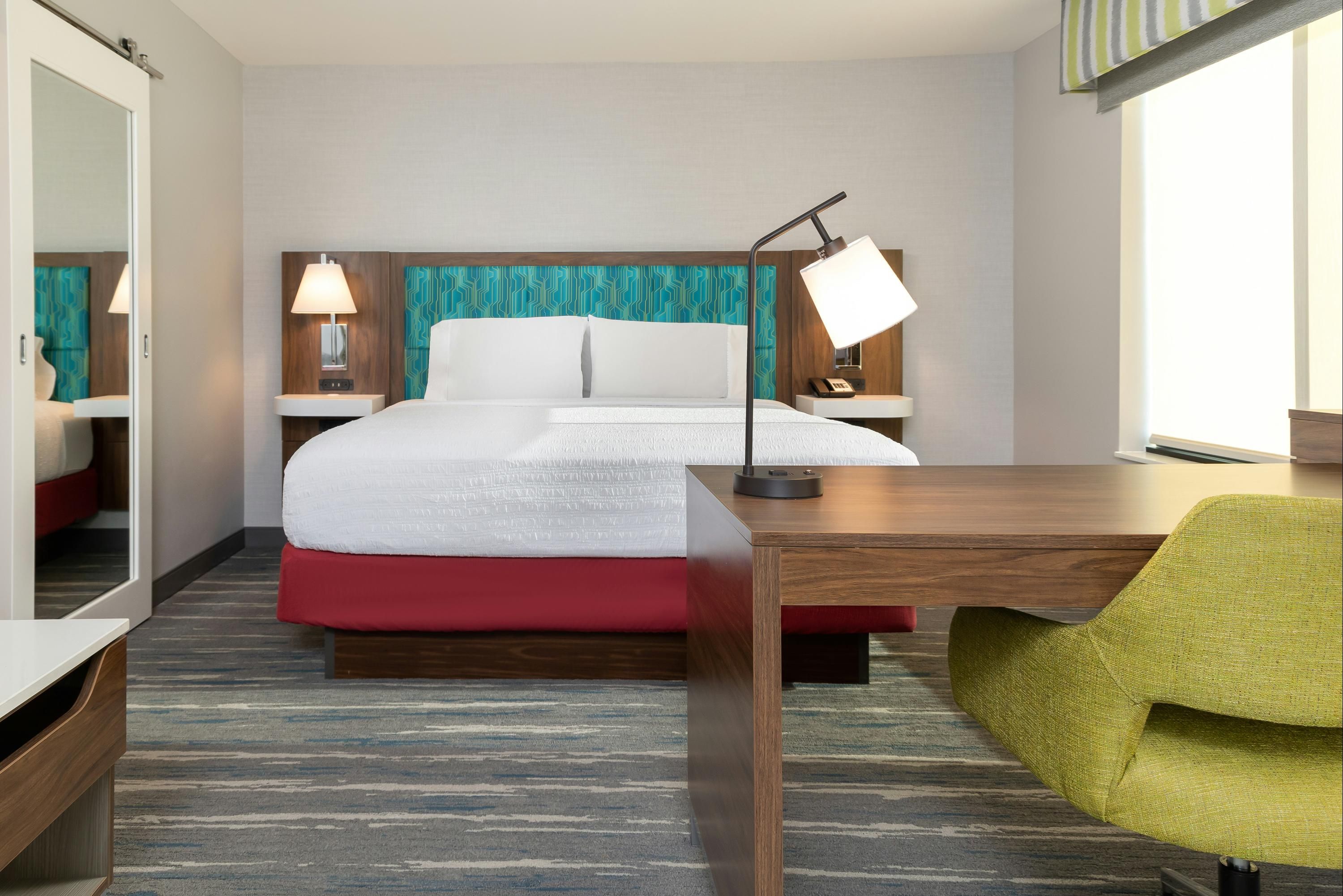 Hampton Inn & Suites by Hilton Santa Rosa Sonoma Wine Country - סנטה רוזה - חדר שינה